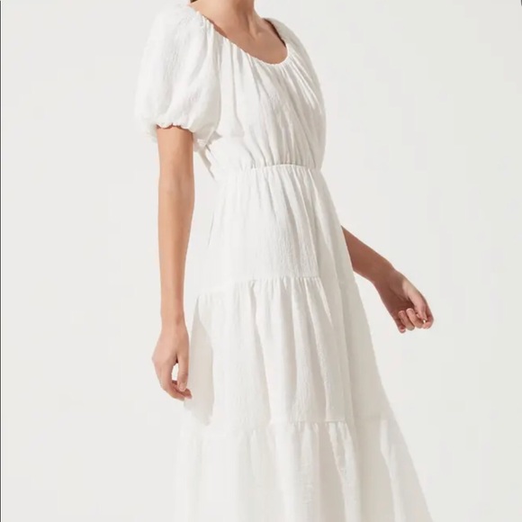 ASTR The Label Tiered White Short Sleeve Dress - Picture 4 of 9